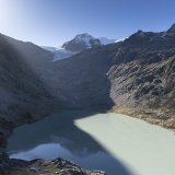 Le glacier et le lac de Trift dans l'Oberland bernois. KEYSTONE/GAETAN BALLY